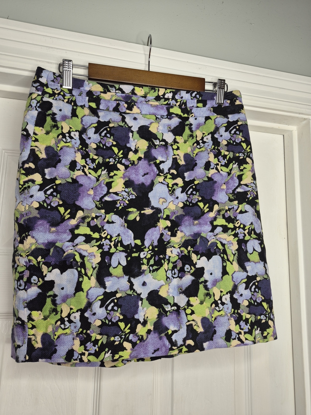 LOFT Purple Floral Skirt with Black Base Size 8
